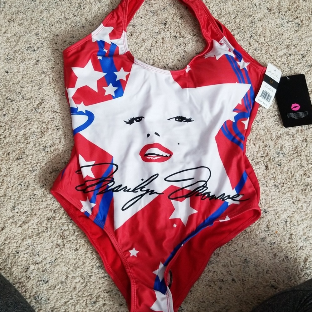 Marilyn monroe bathing suit
